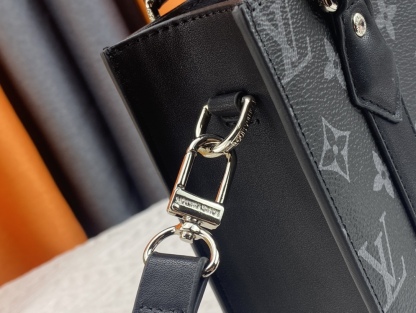 LV SAC PLAT MINI GREY AND BLACK LEATHER 22CM M46453