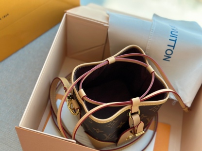 LV NOÉ PURSE BROWN AND BEIGE NOÉ PURSE 12CM M57099