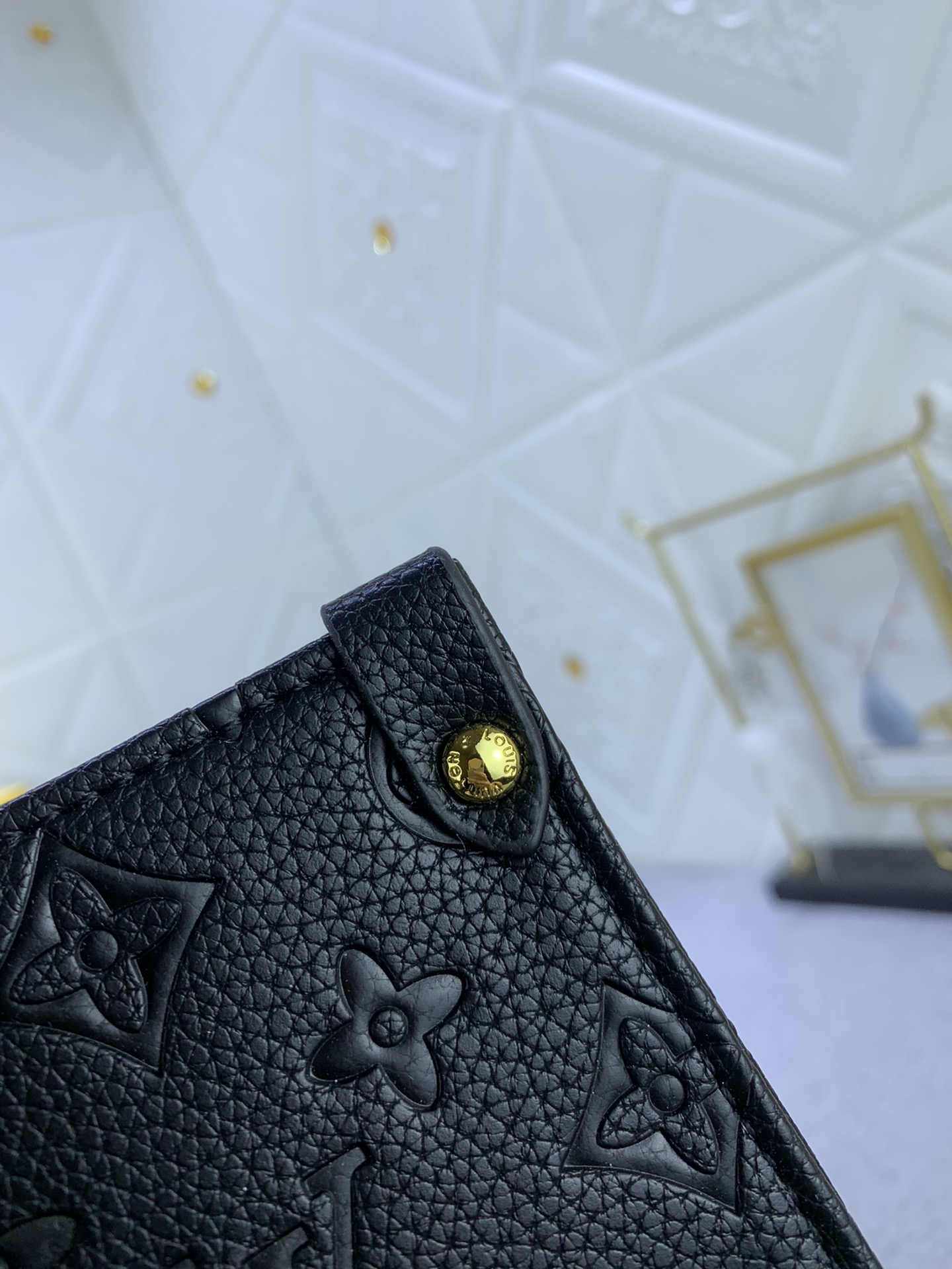 LV x YK ON THE GO MM WITH FLOWER MARQUETRY IN BLACK 35CM M46416