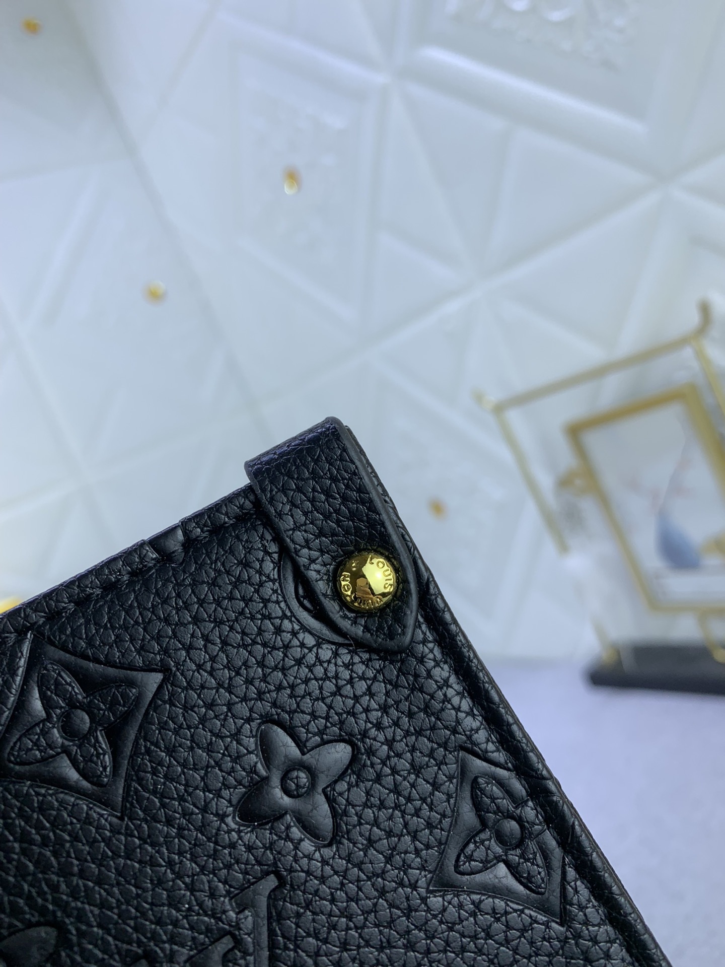 LV x YK ON THE GO MM WITH FLOWER MARQUETRY IN BLACK 35CM M46416