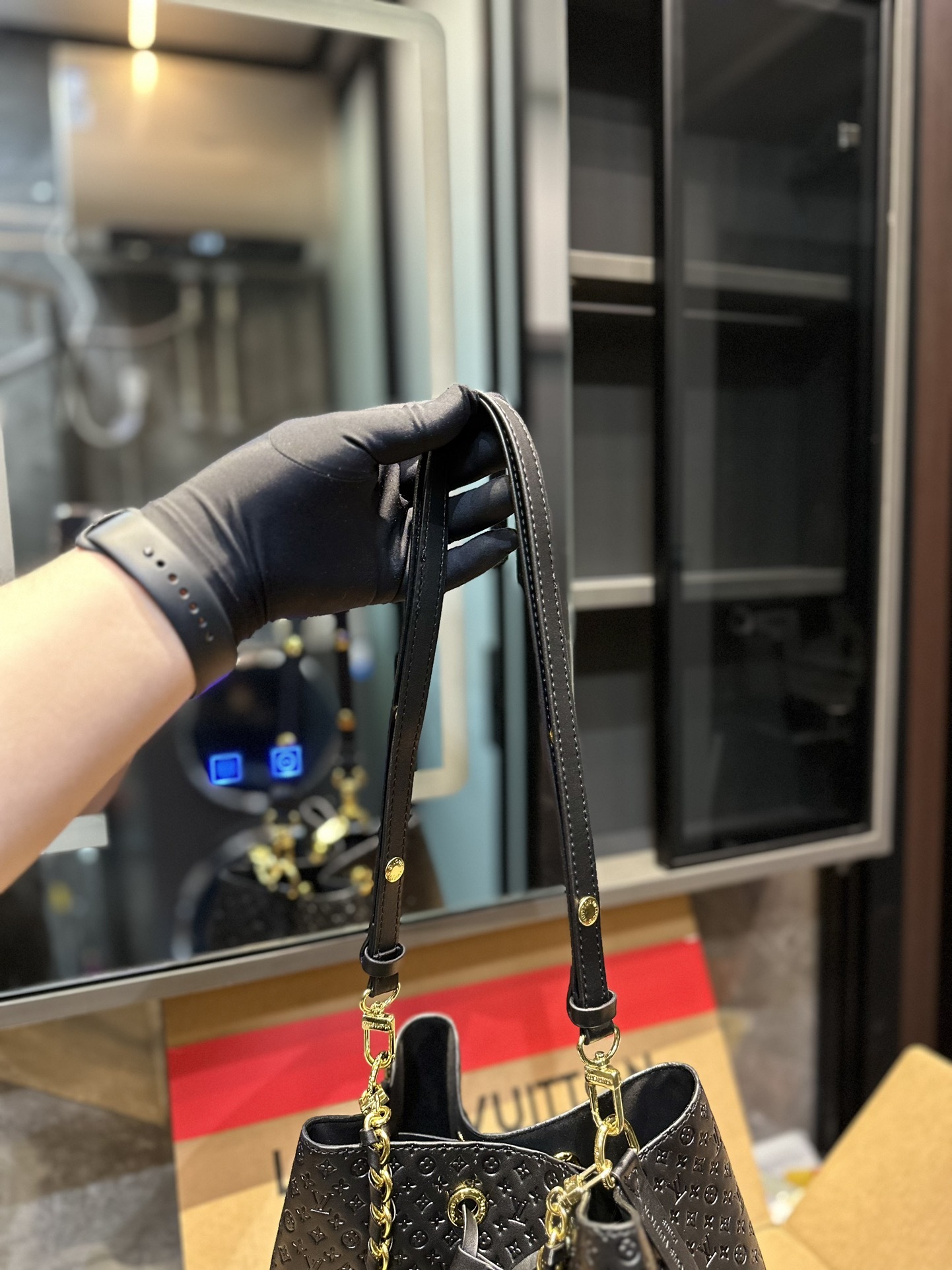 LV NÉONOÉ BB BLACK 25CM M22598