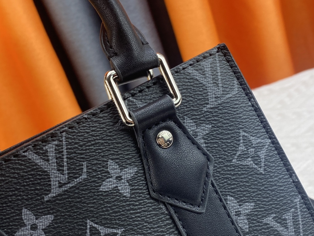 LV SAC PLAT MINI GREY AND BLACK LEATHER 22CM M46453