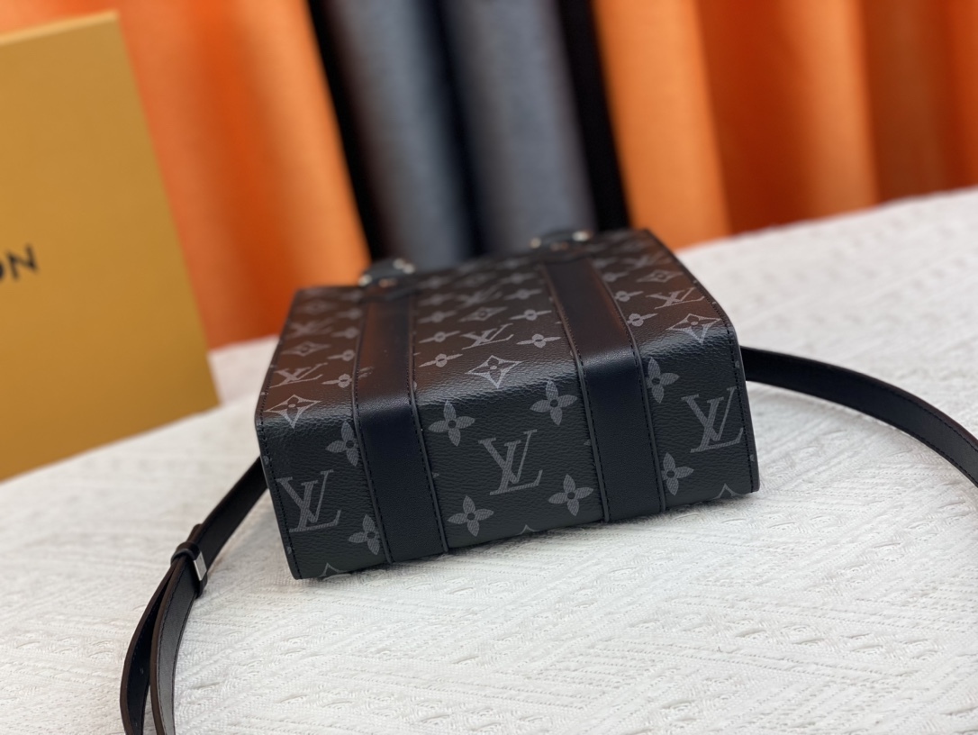 LV SAC PLAT MINI GREY AND BLACK LEATHER 22CM M46453