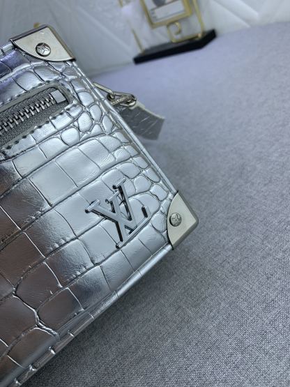 LV MINI SOFT TRUNK CROCODILIAN SILVER LEATHER 18.5CM N80956