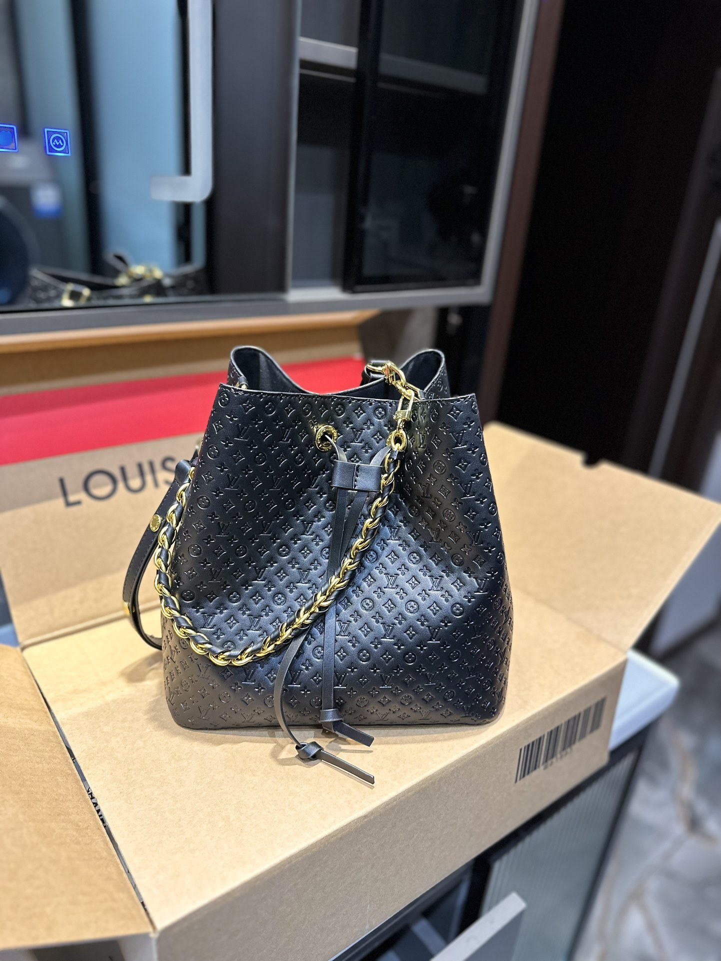 LV NÉONOÉ BB BLACK 25CM M22598