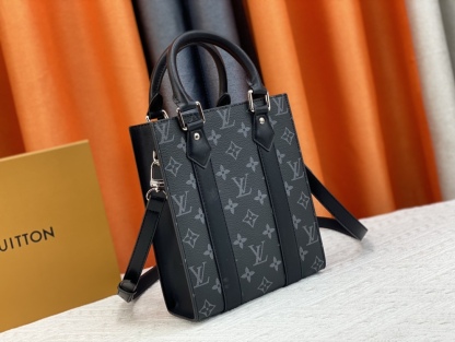 LV SAC PLAT MINI GREY AND BLACK LEATHER 22CM M46453