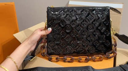 LV COUSSIN PM BAG BLACK 27CM M22614