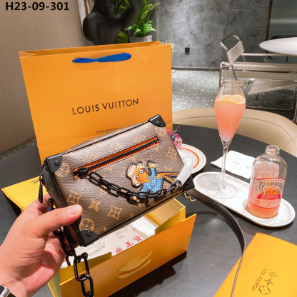 LV MINI SOFT TRUNK WALLET MONOGRAM 18CM M80159