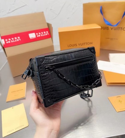 LV MINI SOFT TRUNK BLACK CROCODILE 18CM N98247