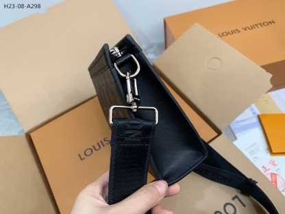 LV GASTON BAG BLACK 22CM M81124