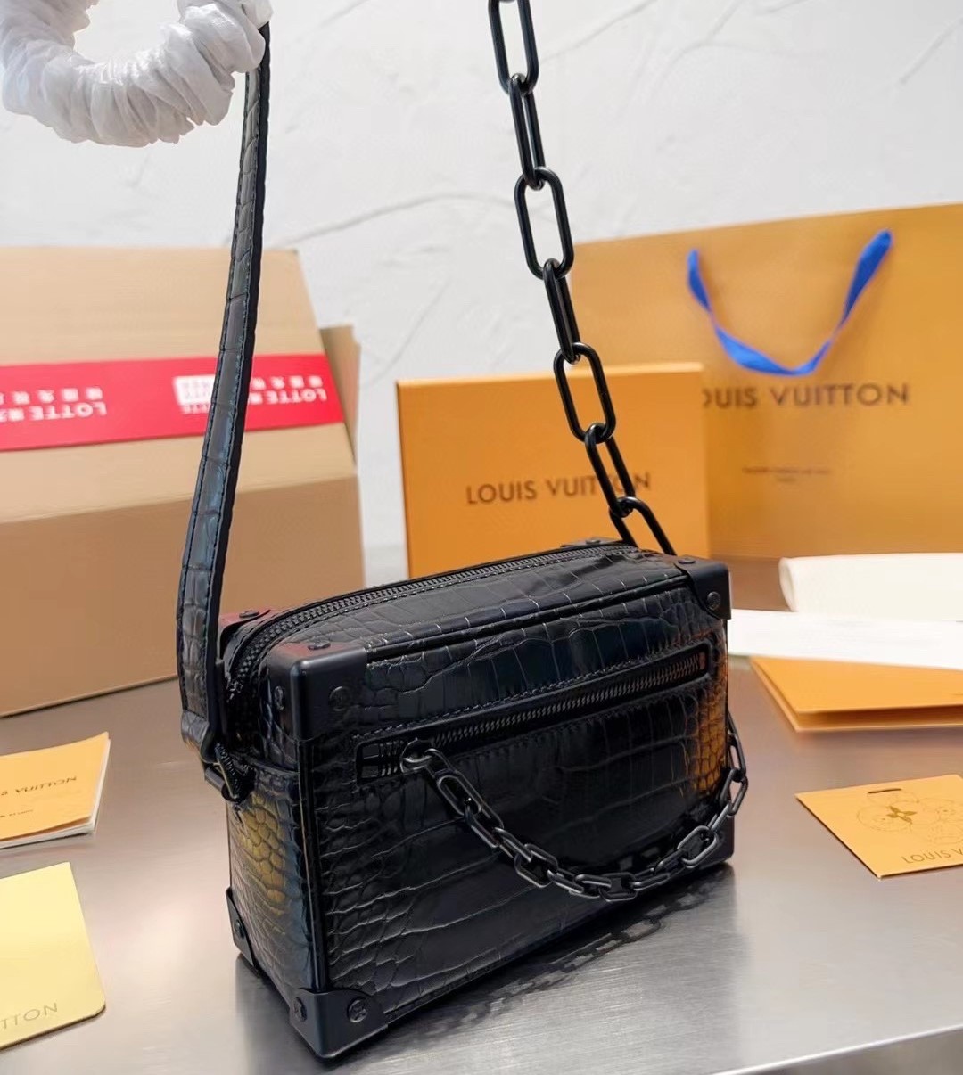LV MINI SOFT TRUNK BLACK CROCODILE 18CM N98247