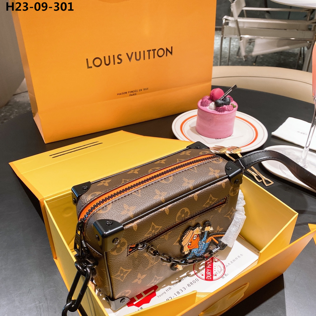 LV MINI SOFT TRUNK WALLET MONOGRAM 18CM M80159
