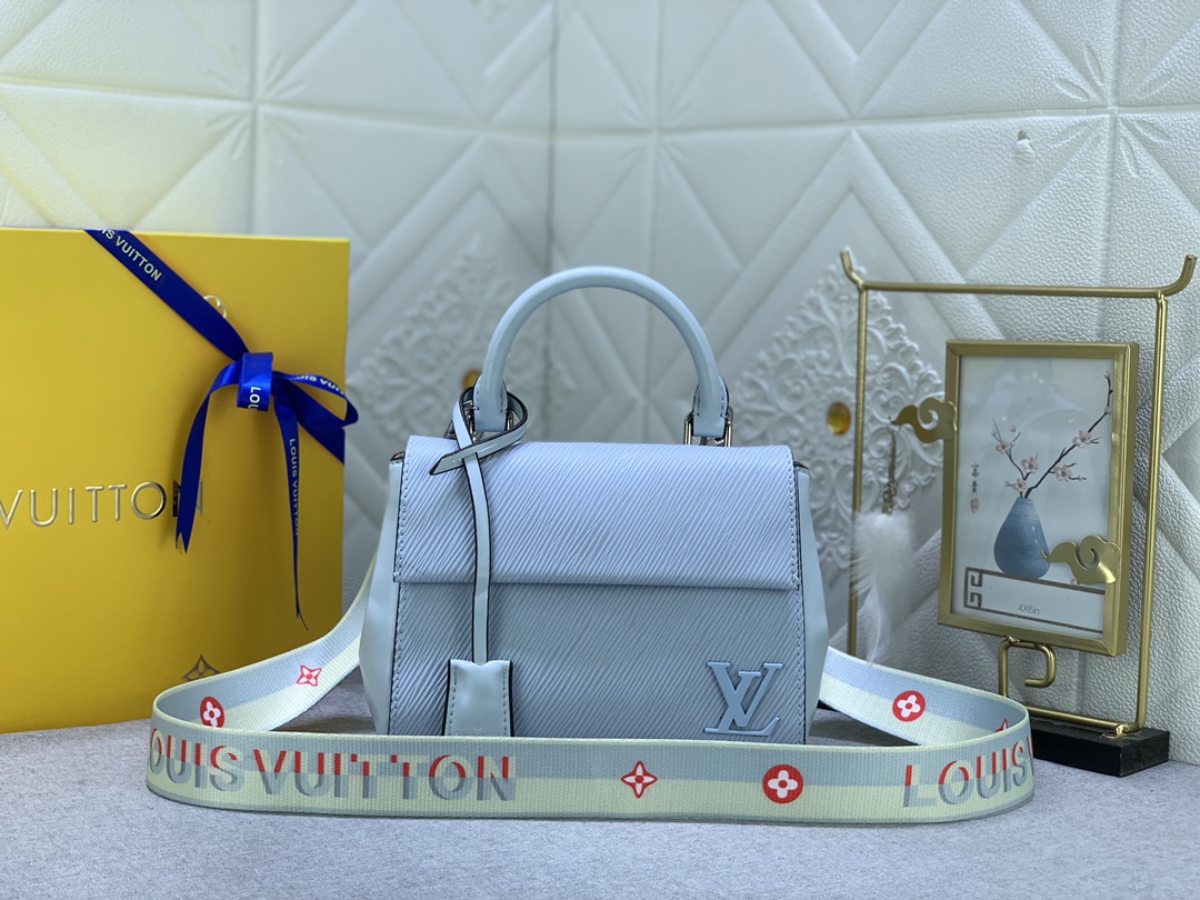 LV CLUNY MINI CLOUD BLUE 20CM M22617