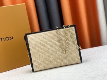 LV NATURAL RAFFIA TOILETRY POUCH ON CHAIN BLACK 17CM M81366