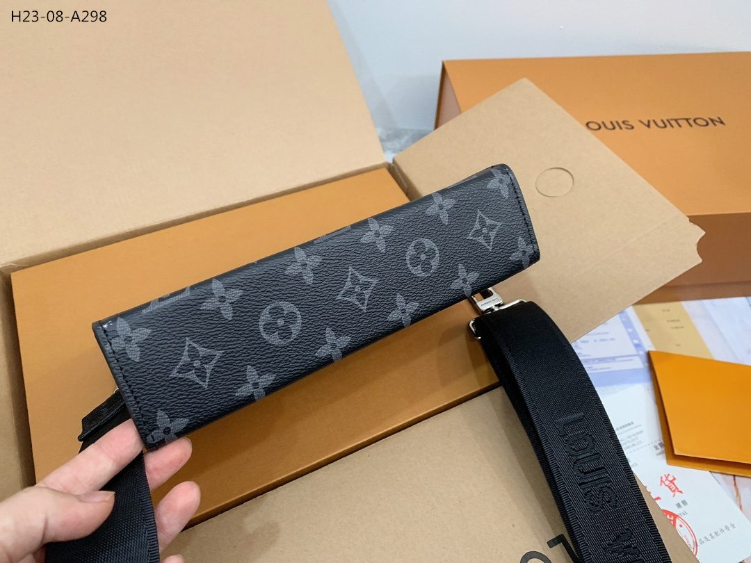 LV GASTON BAG BLACK 22CM M81124