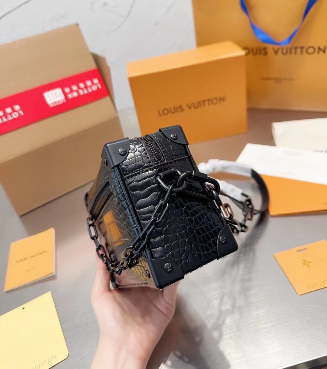 LV MINI SOFT TRUNK BLACK CROCODILE 18CM N98247