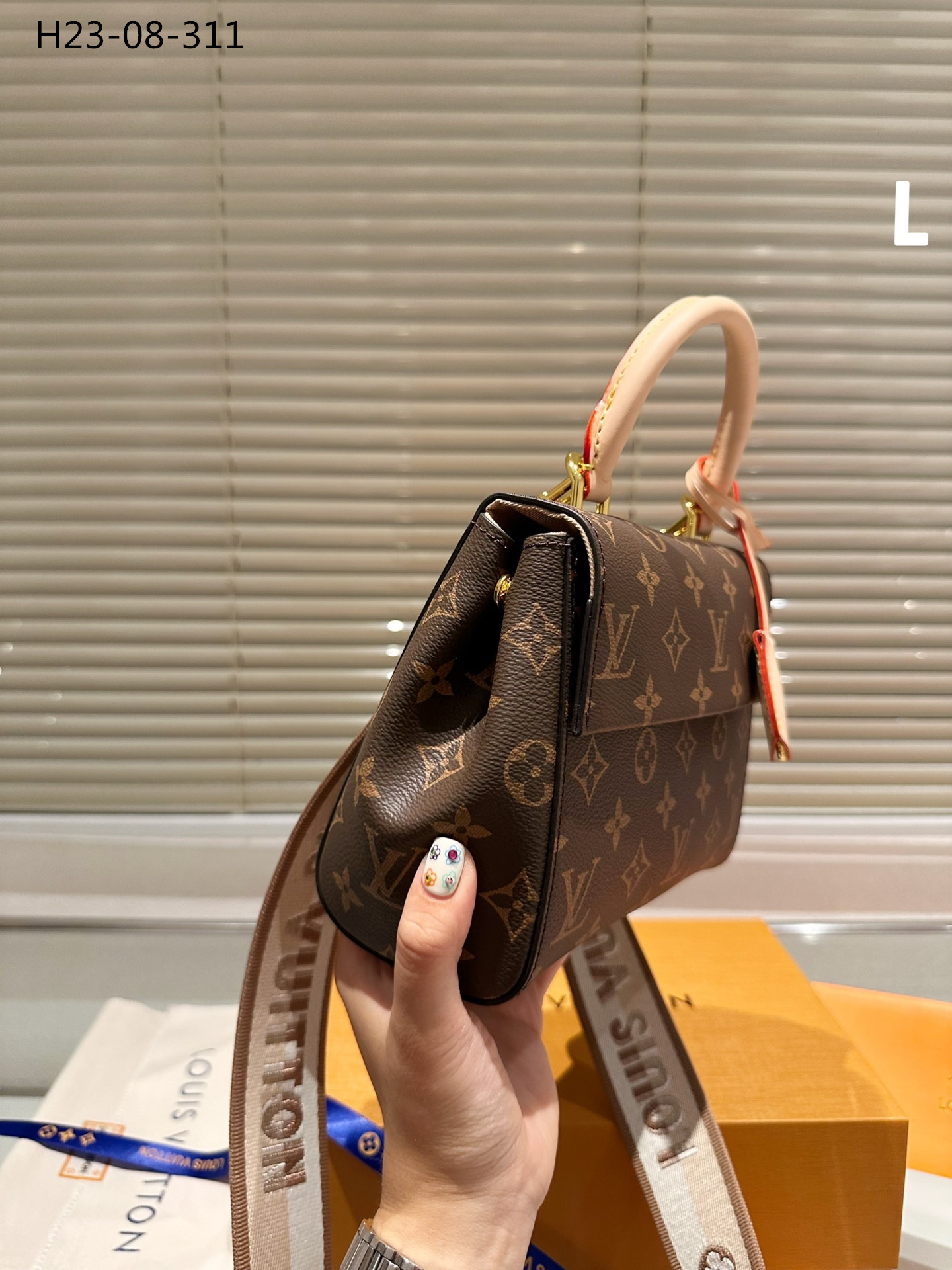 LV CLUNY MINI MONOGRAM CANVAS 20CM M46055