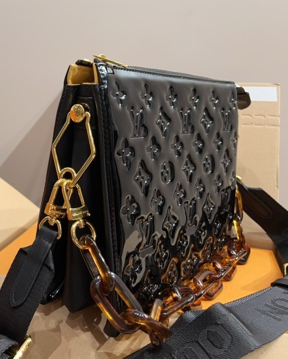 LV COUSSIN PM BAG BLACK 27CM M22614