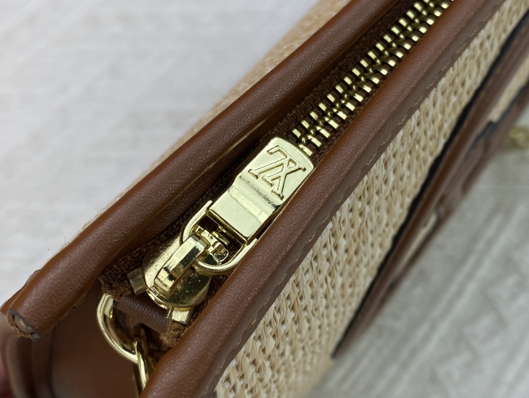 LV NATURAL RAFFIA TOILETRY POUCH ON CHAIN BROWN 17CM