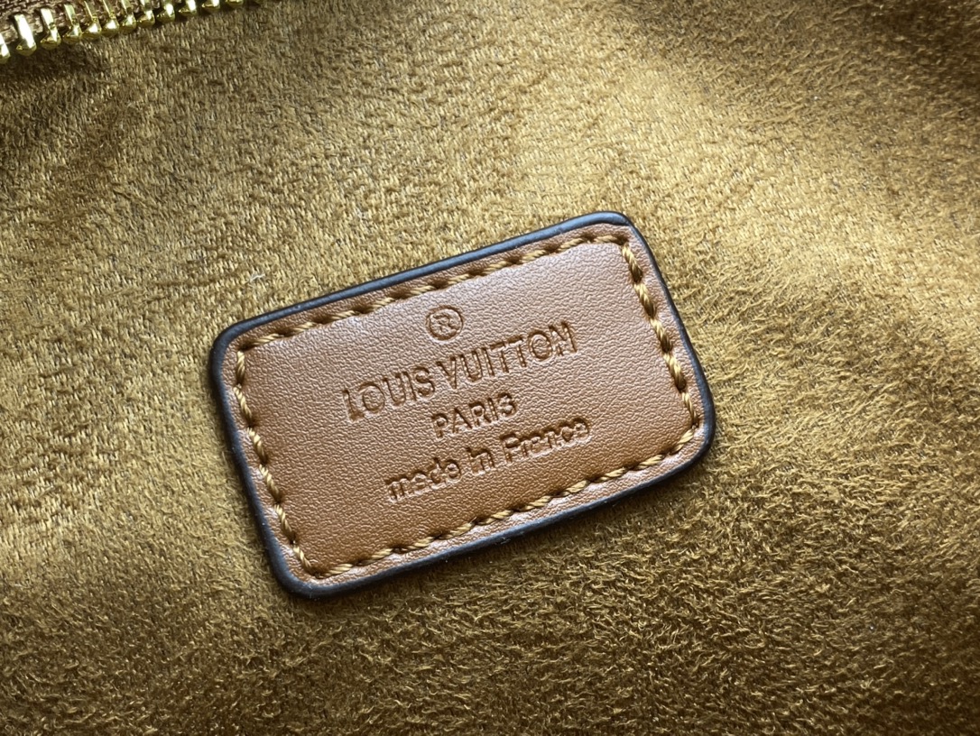 LV NATURAL RAFFIA TOILETRY POUCH ON CHAIN BROWN 17CM