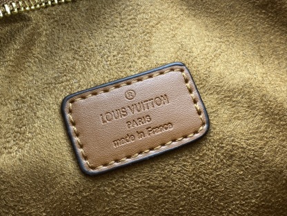 LV NATURAL RAFFIA TOILETRY POUCH ON CHAIN BROWN 17CM