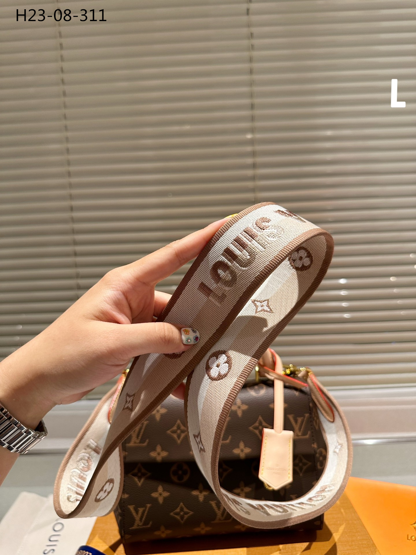 LV CLUNY MINI MONOGRAM CANVAS 20CM M46055