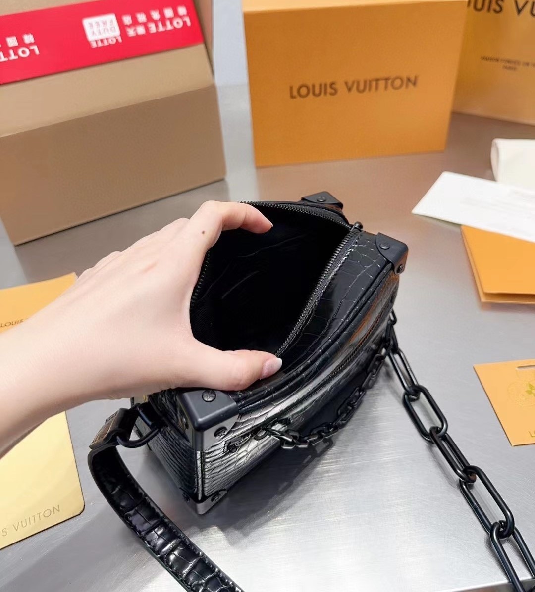 LV MINI SOFT TRUNK BLACK CROCODILE 18CM N98247