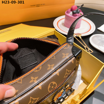 LV MINI SOFT TRUNK WALLET MONOGRAM 18CM M80159