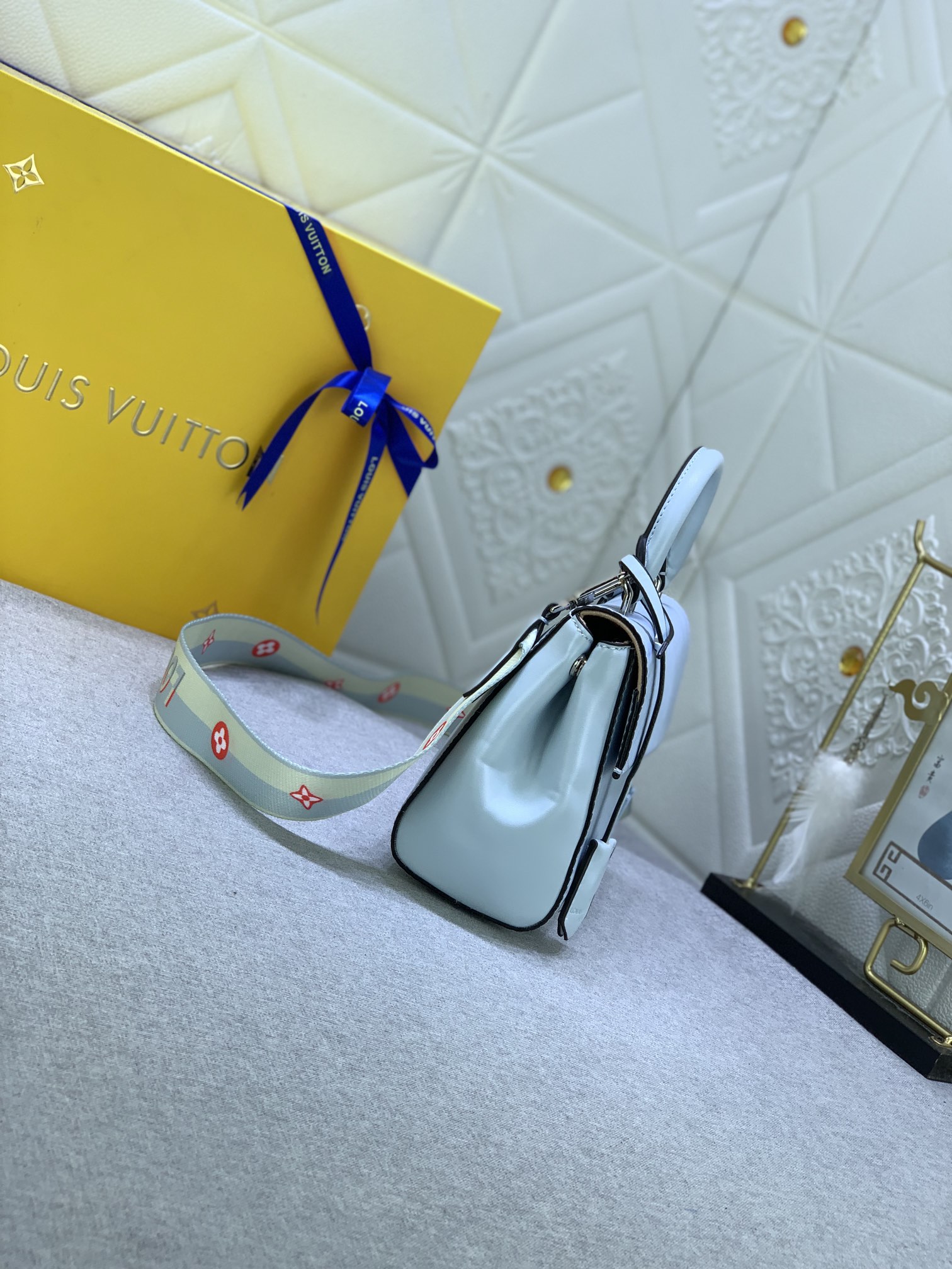 LV CLUNY MINI CLOUD BLUE 20CM M22617