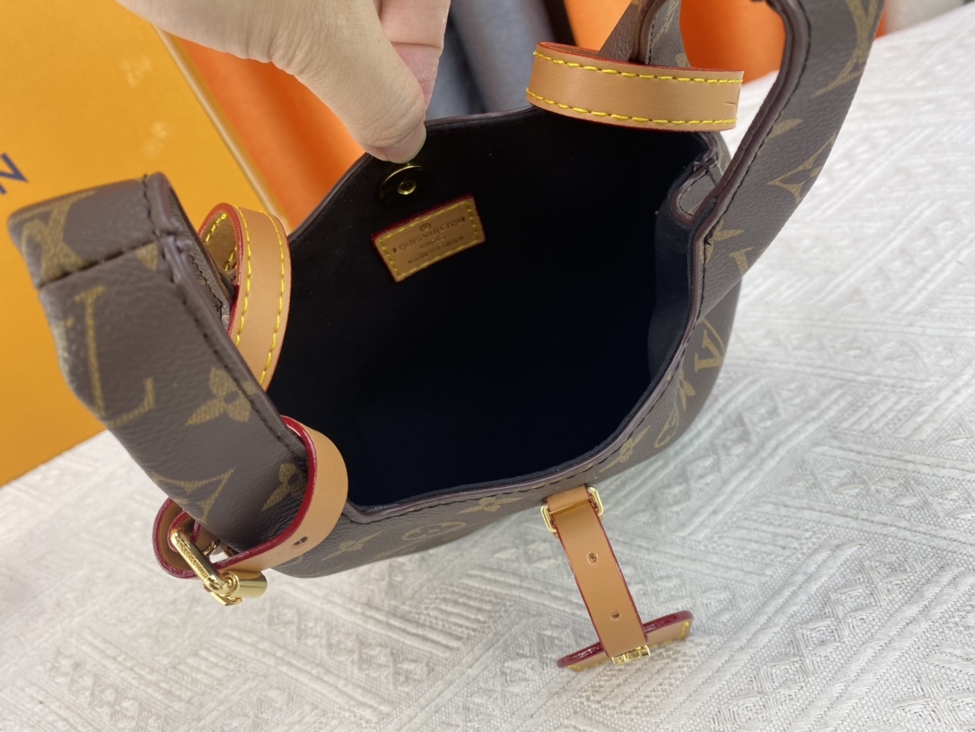 LV ATLANTIS BB BAG DARK BROWN 17CM M46817