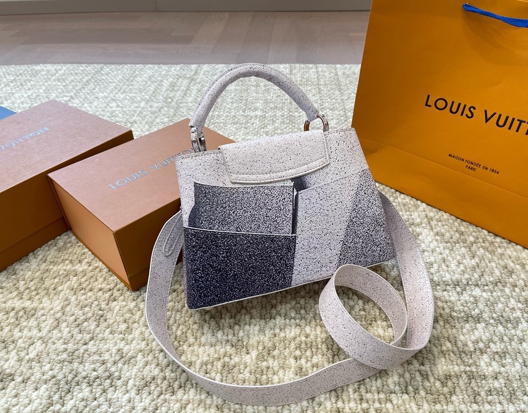 LV X FRANK GEHRY CAPUCINES MM CONCRETE POCKETS 20CM