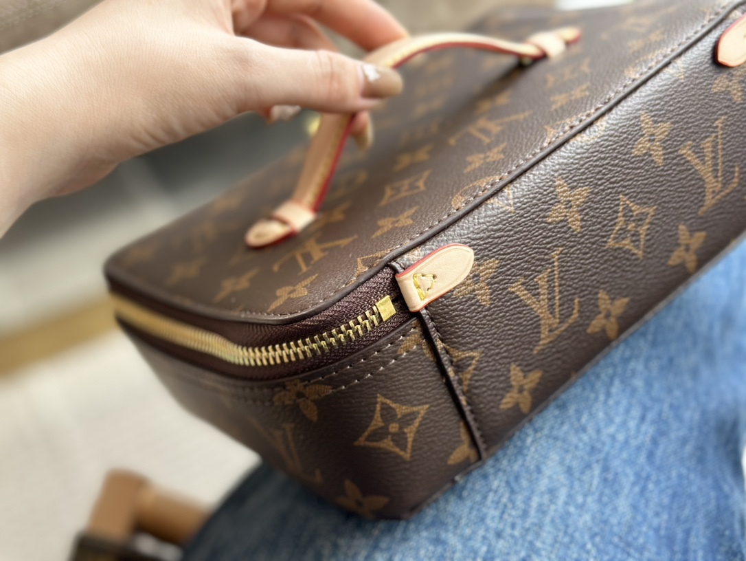 LV LV NICE JEWELRY CASE BROWN 23CM