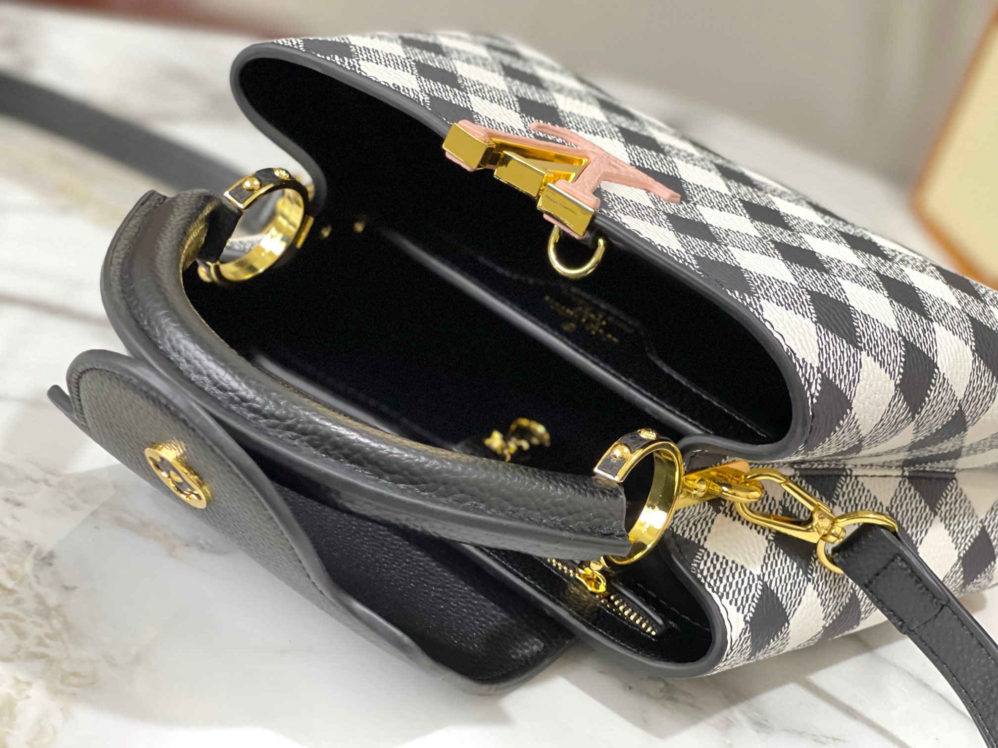 LV CAPUCINES BB BAG BLACK 27CM M20716