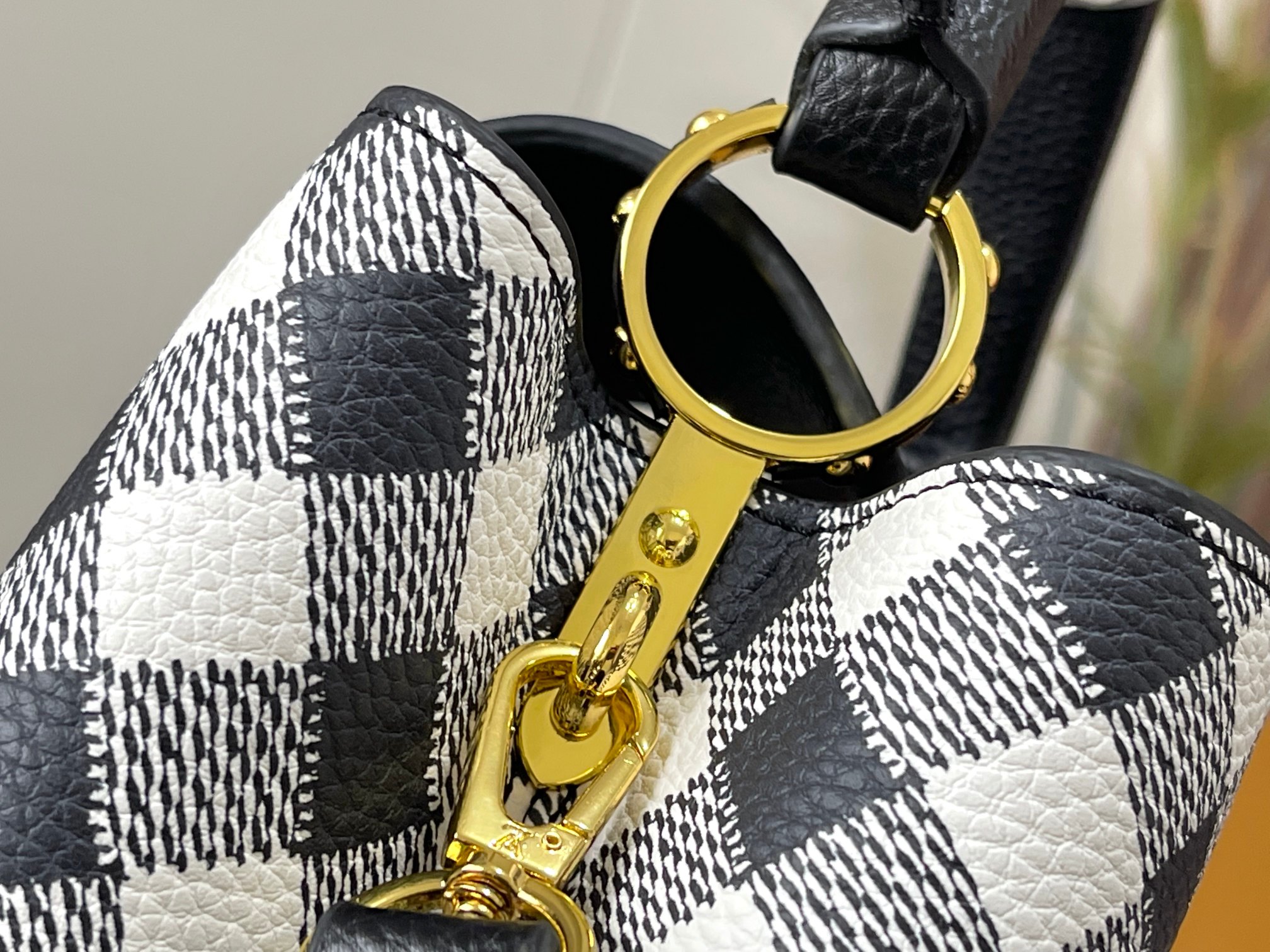 LV CAPUCINES BB BAG BLACK 27CM M20716