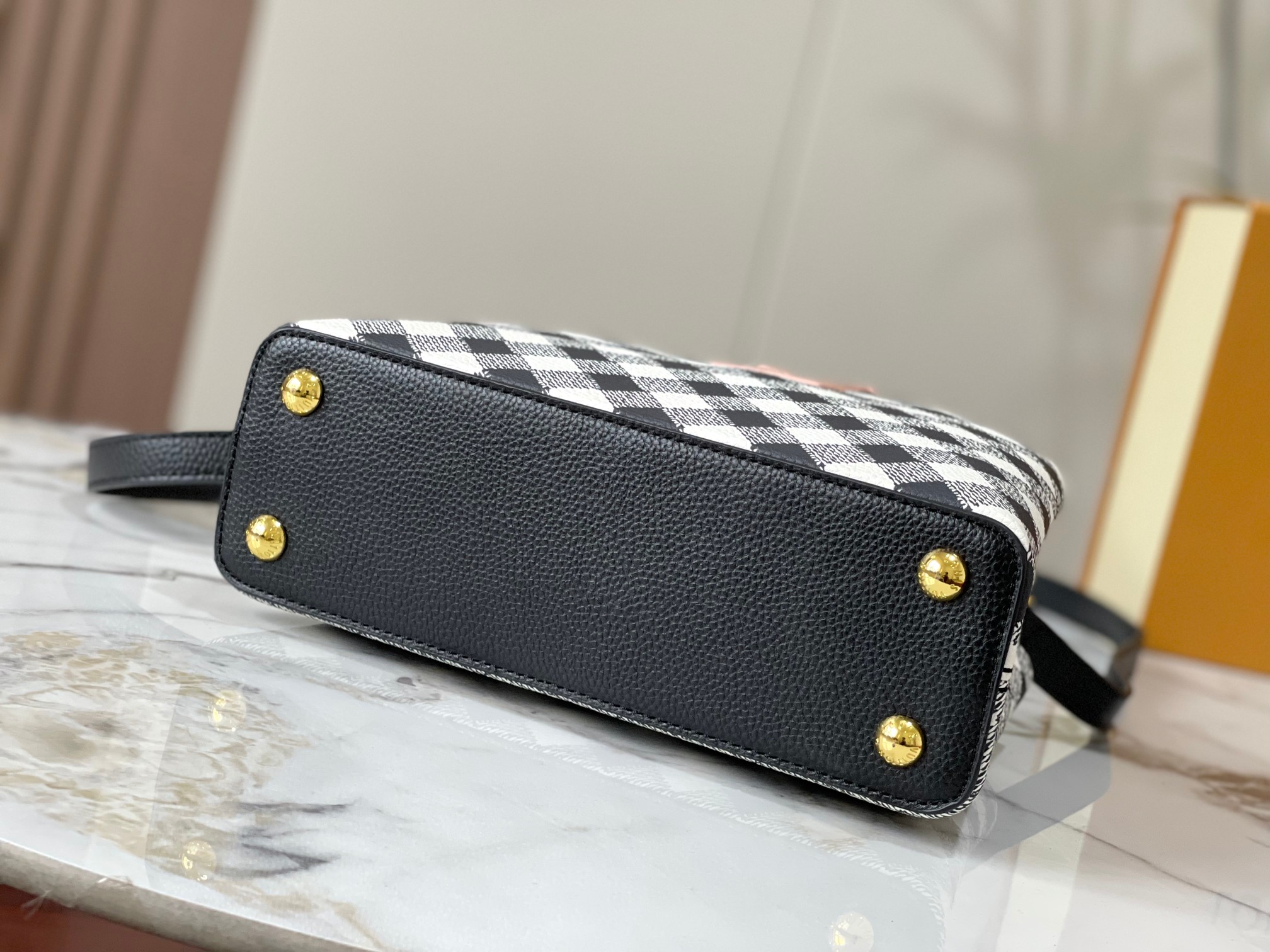 LV CAPUCINES BB BAG BLACK 27CM M20716