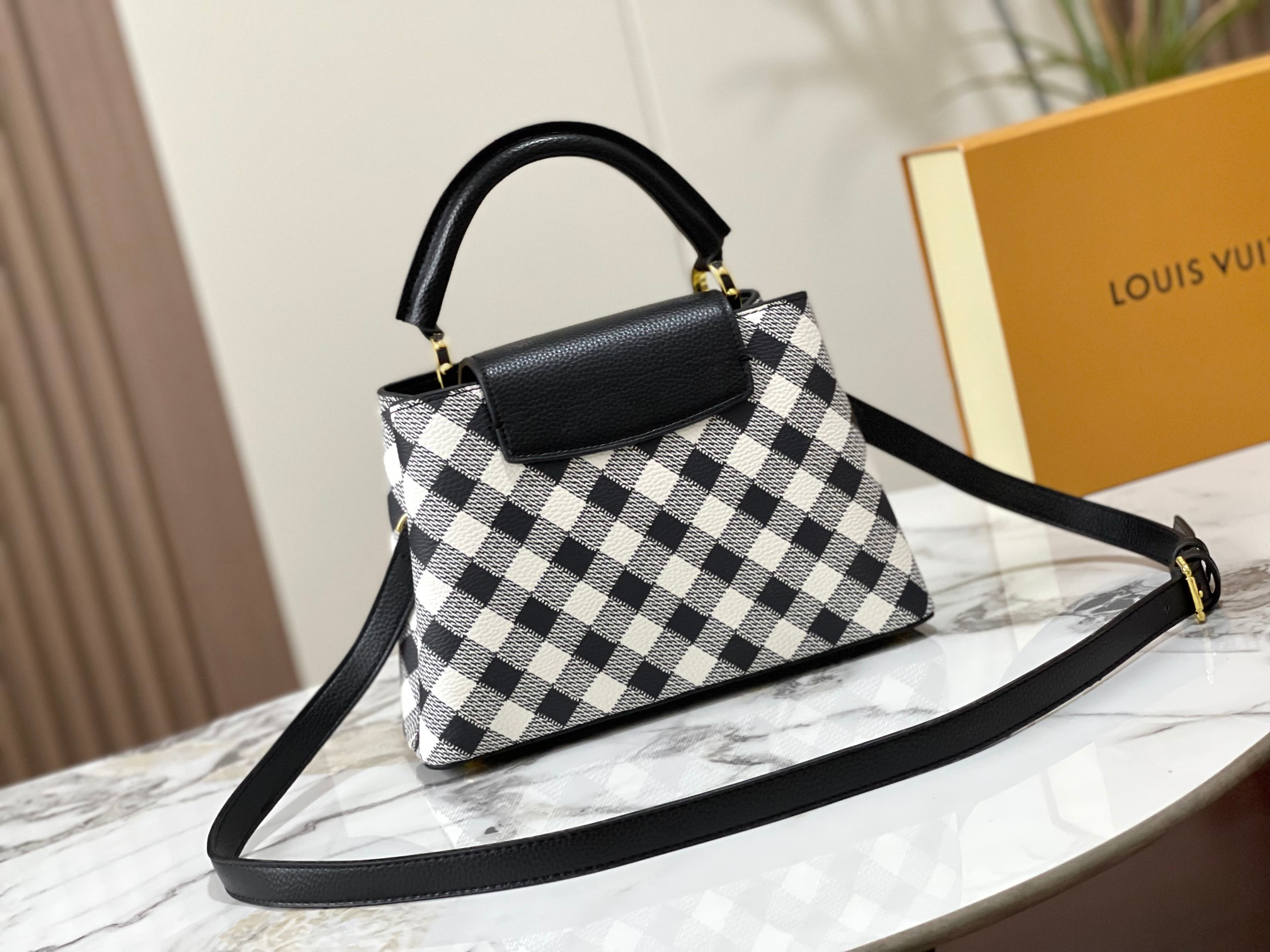 LV CAPUCINES BB BAG BLACK 27CM M20716