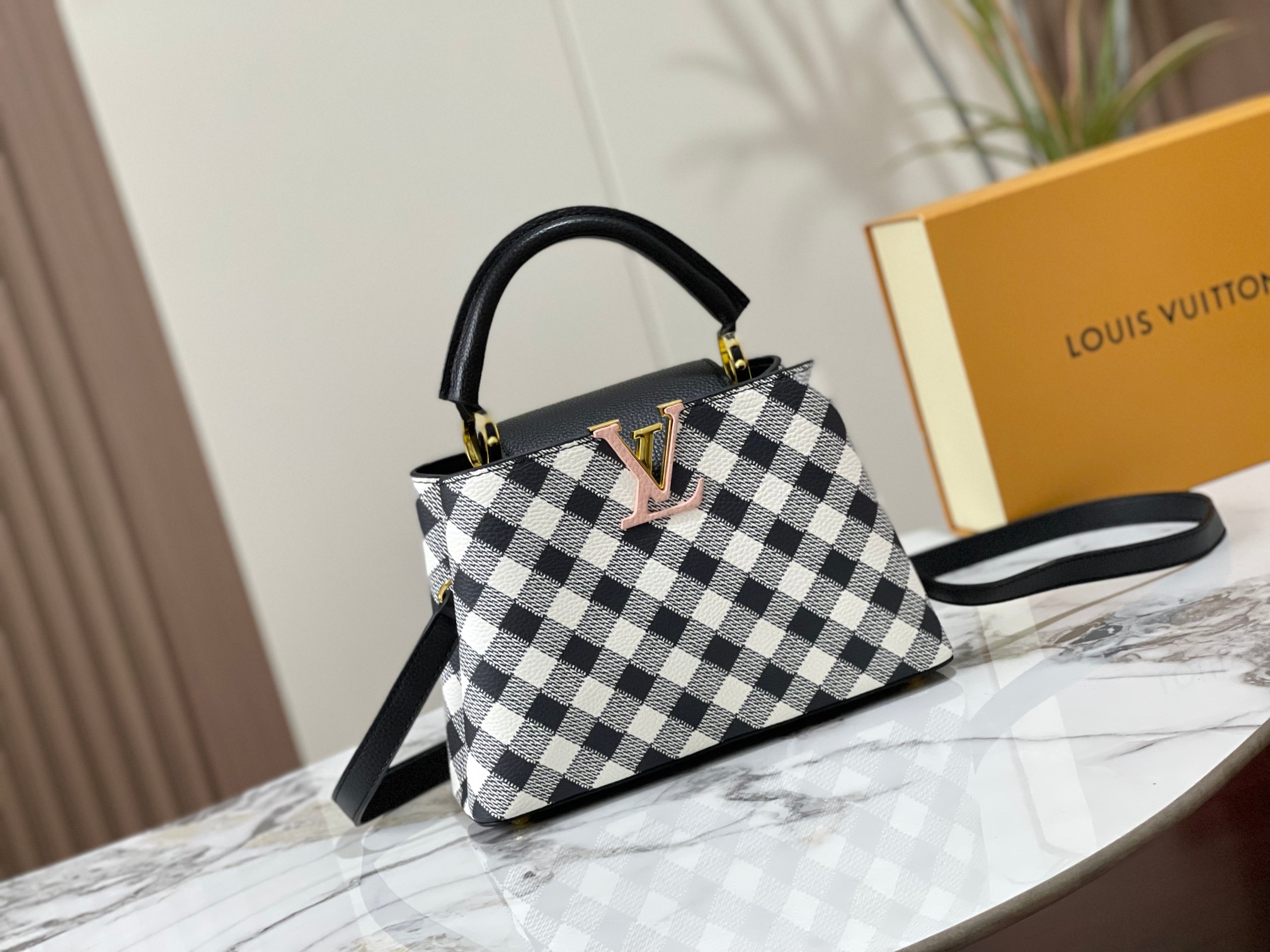 LV CAPUCINES BB BAG BLACK 27CM M20716