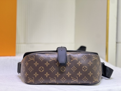 LV MONTSOURIS MONOGRAM MESSANGER BAG BROWN 34CM