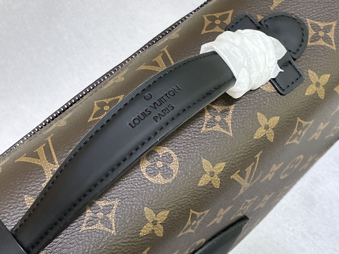 LV MONTSOURIS MONOGRAM MESSANGER BAG BROWN 34CM