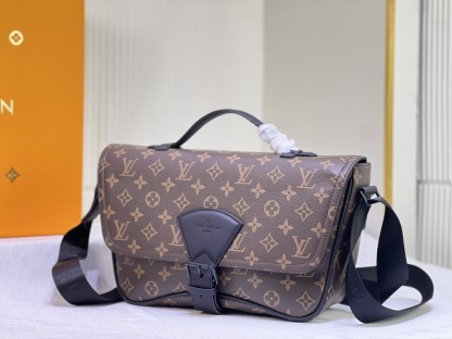 LV MONTSOURIS MONOGRAM MESSANGER BAG BROWN 34CM