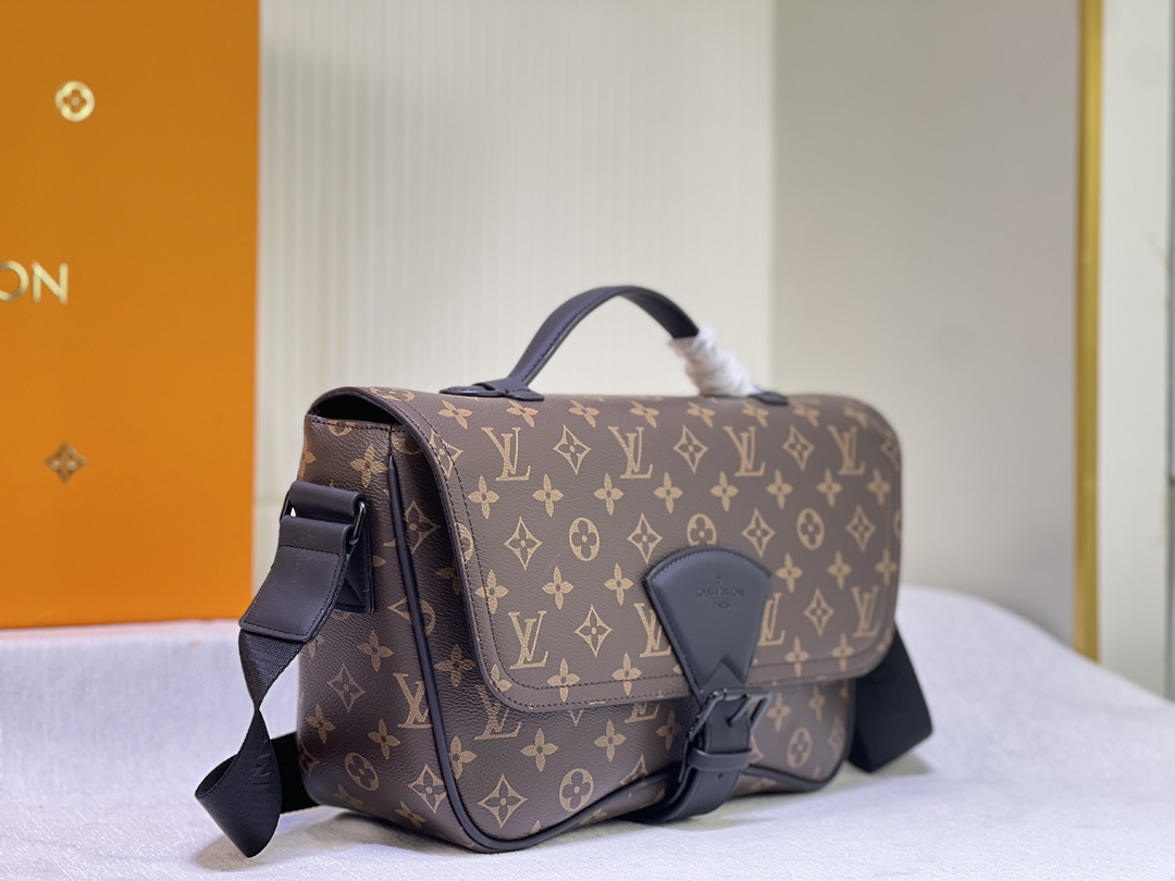 LV MONTSOURIS MONOGRAM MESSANGER BAG BROWN 34CM