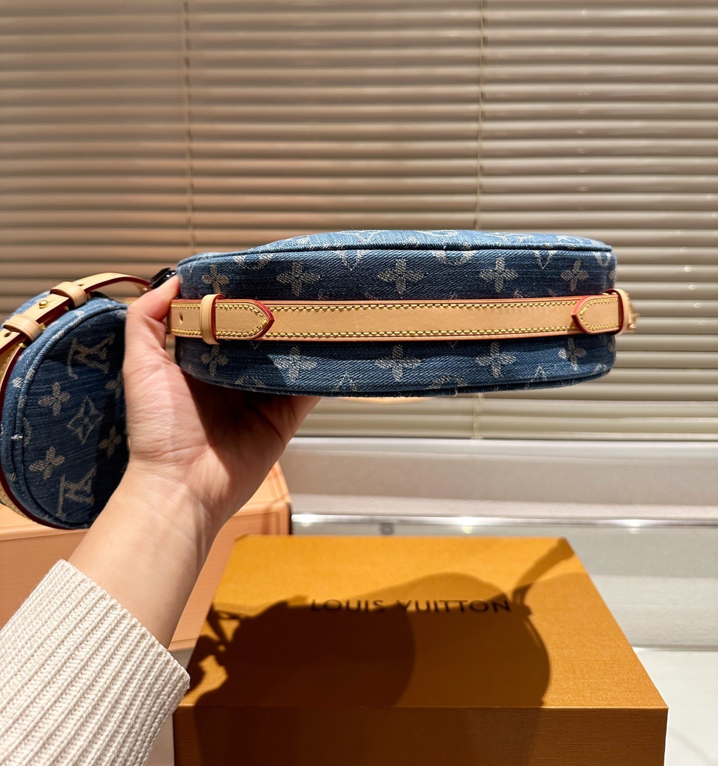 LV CROISSANT MM MONOGRAM DENIM 25CM M46856