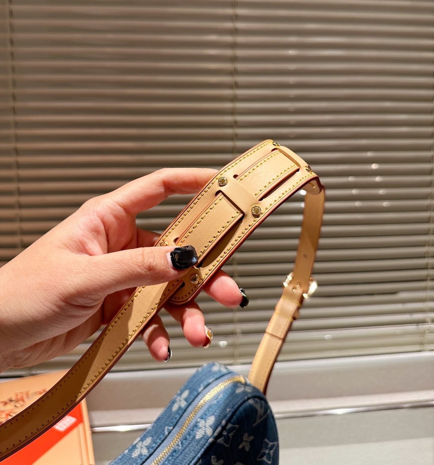 LV CROISSANT MM MONOGRAM DENIM 25CM M46856