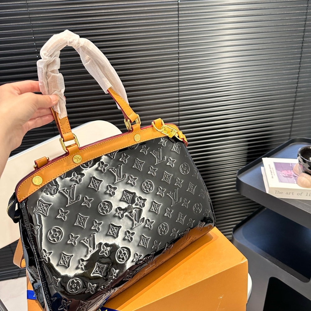 LV MAGNETIQUE MONOGRAM VERNIS BREA MM BAG BLACK 33CM