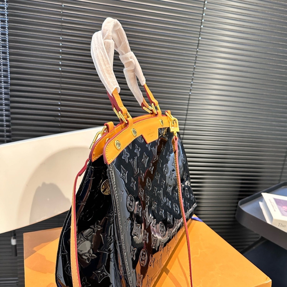 LV MAGNETIQUE MONOGRAM VERNIS BREA MM BAG BLACK 33CM