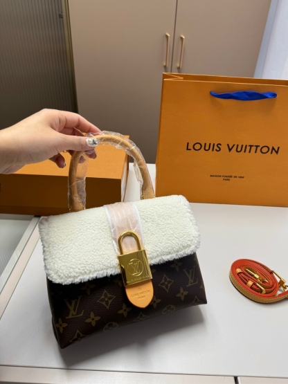 LV LOCKY BB 20CM M46318