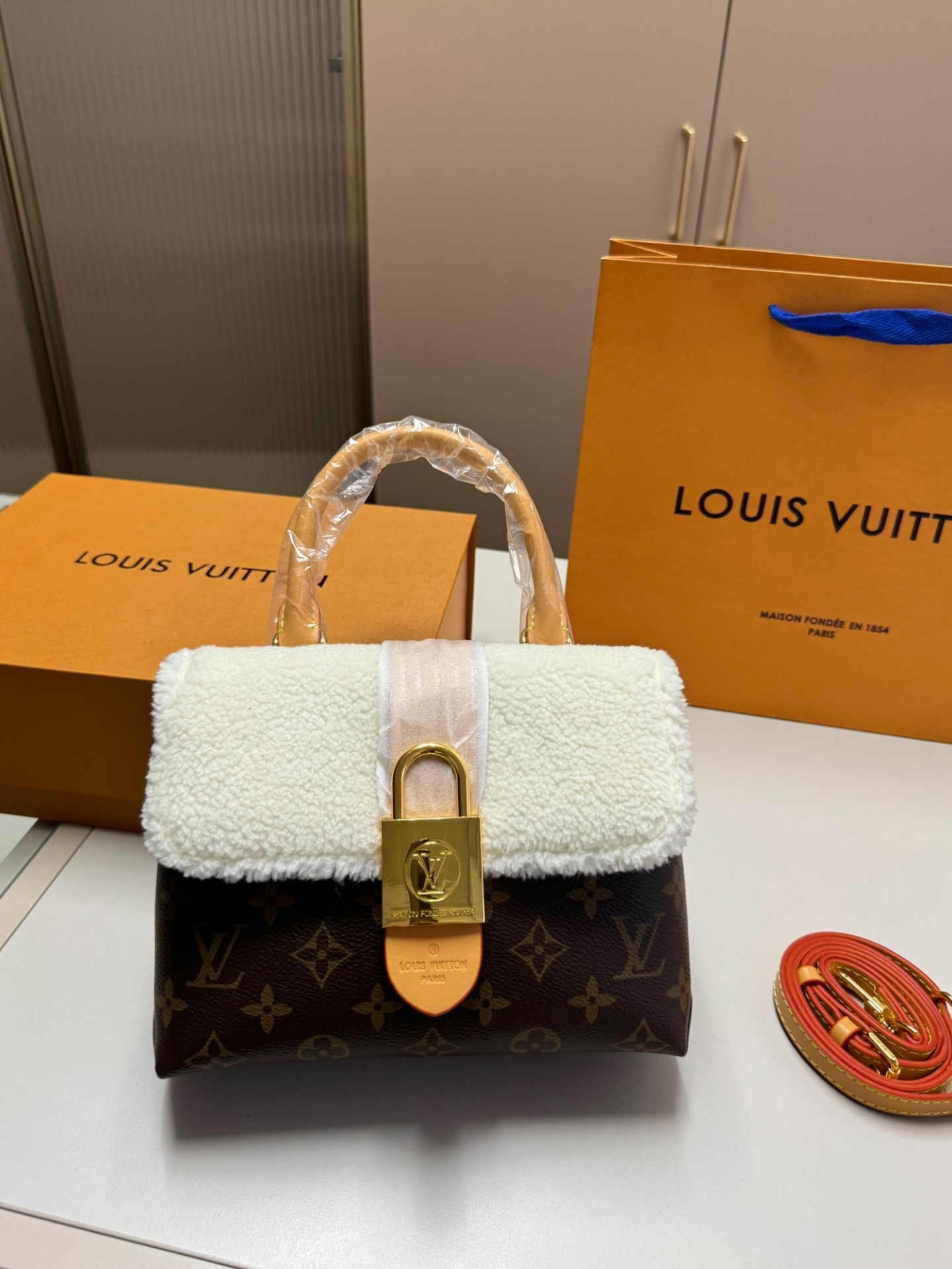 LV LOCKY BB 20CM M46318