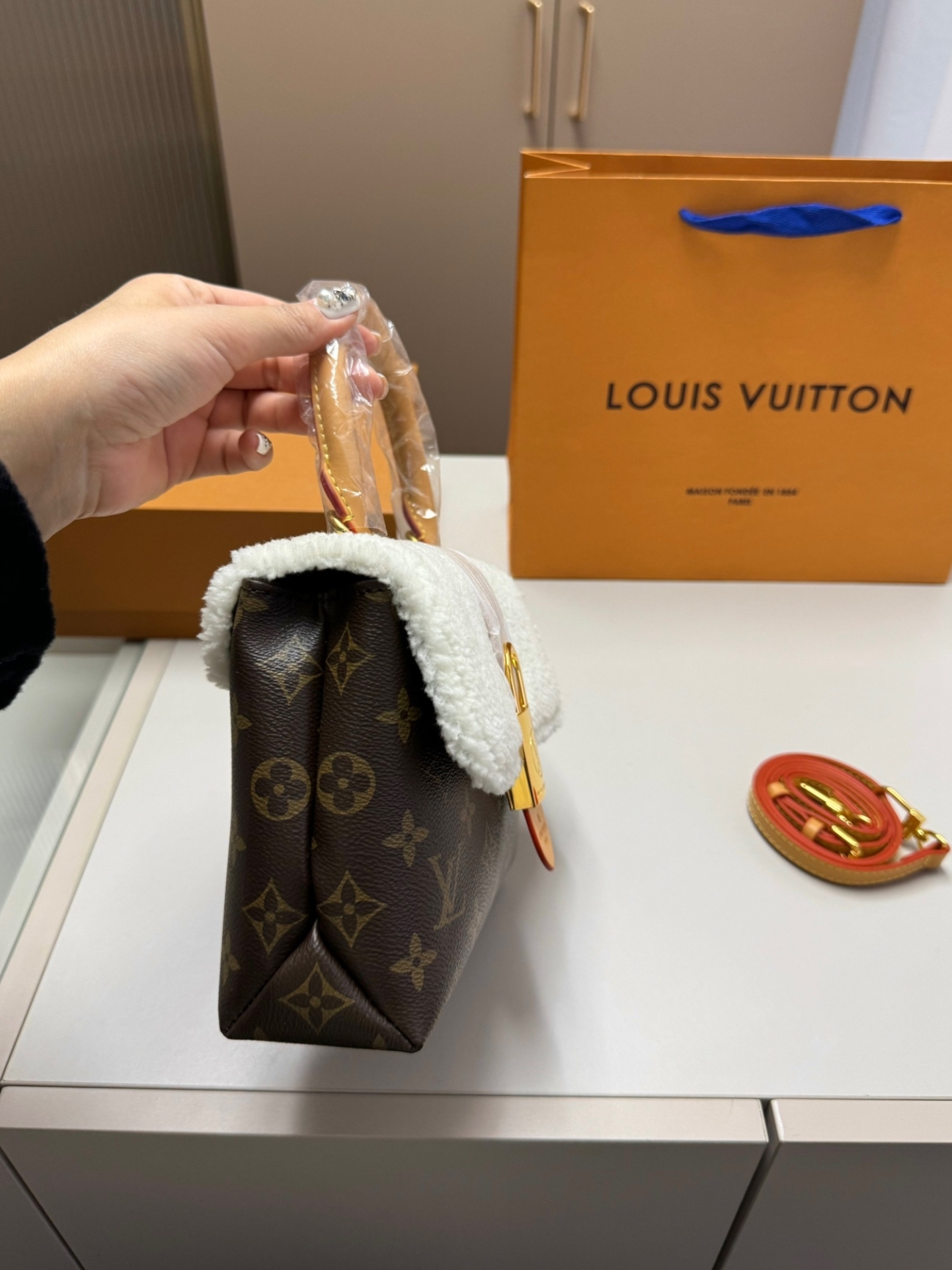 LV LOCKY BB 20CM M46318