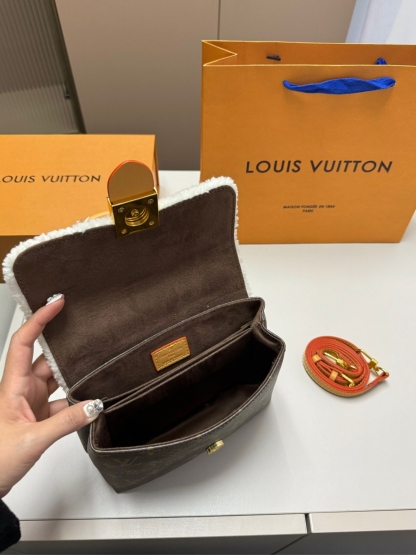 LV LOCKY BB 20CM M46318