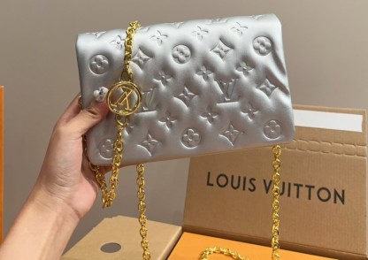LV POCHETTE COUSSIN BAG SILVER 19CM M82017